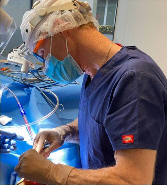 Pose d'implants dentaires bouche complète en 24 heures à Genève 